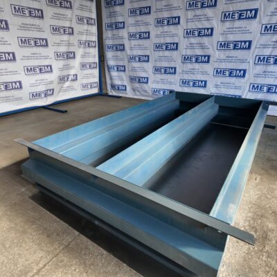 MEGABLOCK şekilli dil ve oluk. Oluk ve sırt ile 2400*600*400